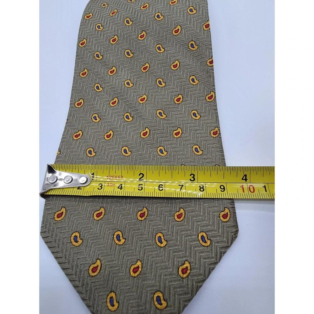 VTG Brooks Brothers Makers Olive Men's Tie  Geometric 100% Silk 59